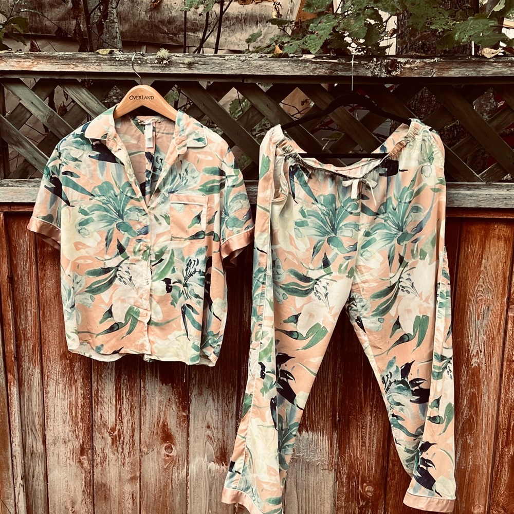 Stars Above-Tropical Print Shirt is Xlarge and Pants is Large Pajama Set